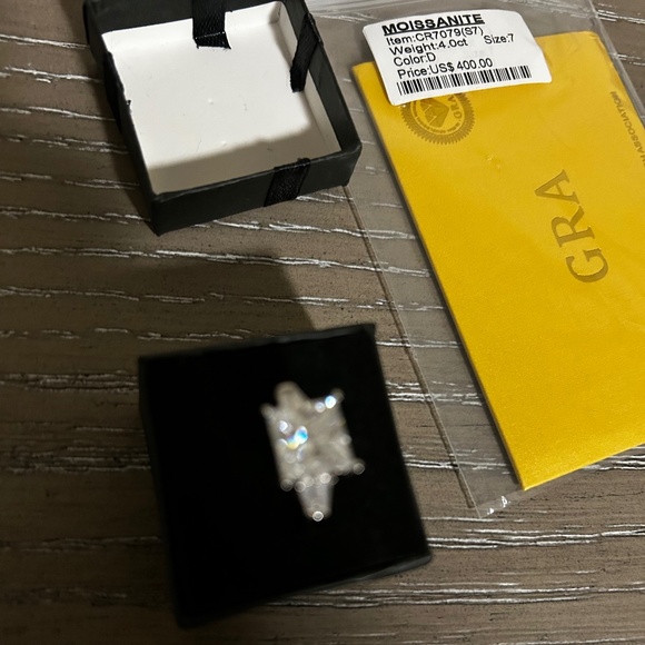 GRA Moissanite 4 cart Engagement Ring Special occasions, Class D - Picture 3 of 13